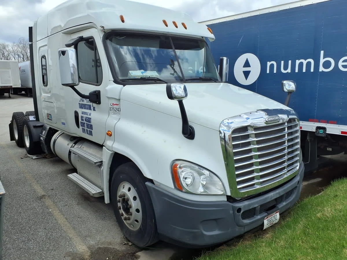 2020 Freightliner Cascadia in Cleveland, OH