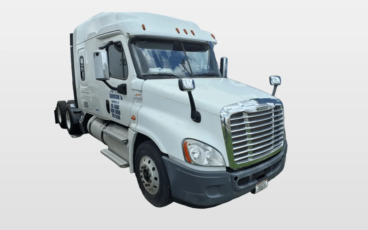 2020 Freightliner Cascadia - image 1