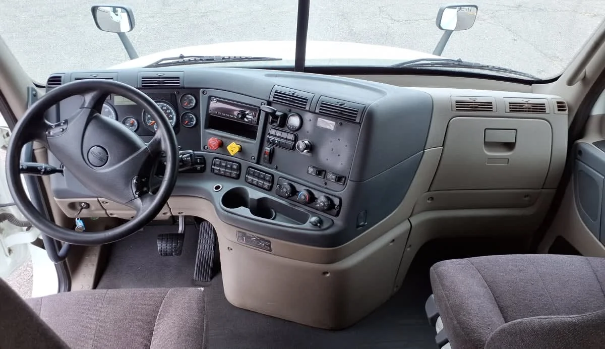 2020 Freightliner Cascadia in Memphis, TN — photo 7