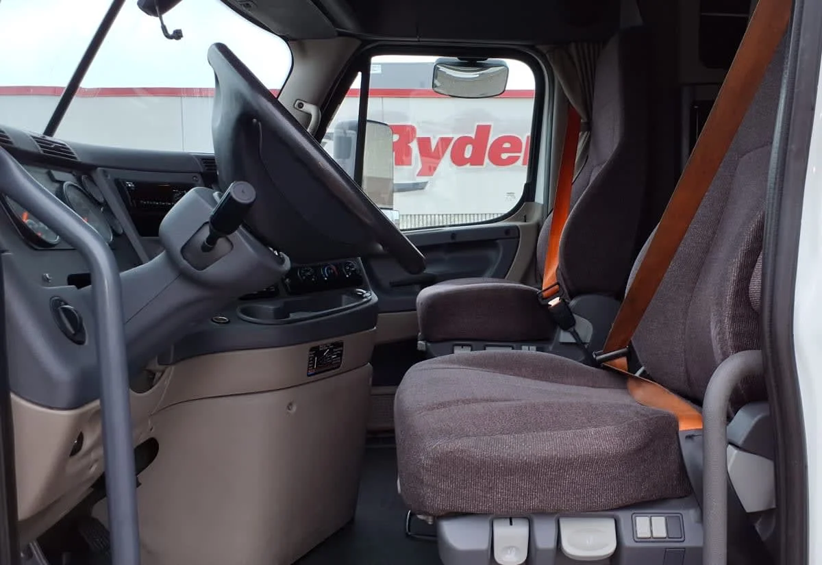2020 Freightliner Cascadia in Memphis, TN — photo 14