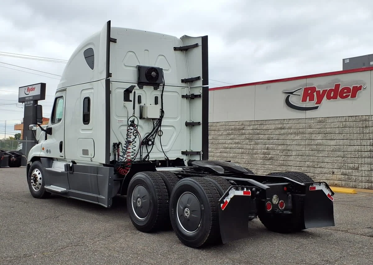 2020 Freightliner Cascadia in Memphis, TN — photo 6