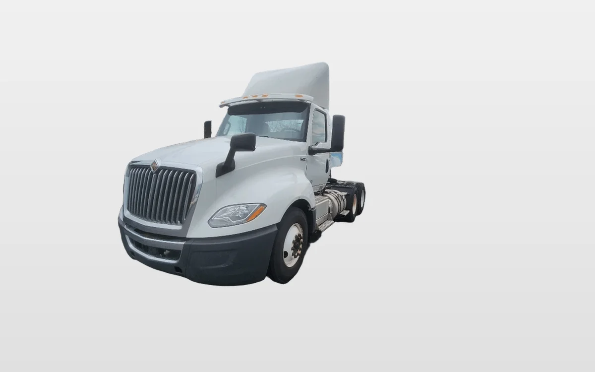 2018 International LT - image 1