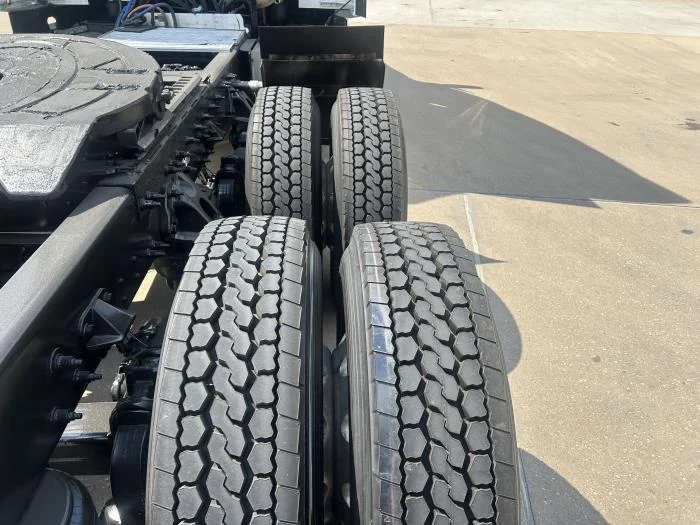 2020 Peterbilt 579 - image 12