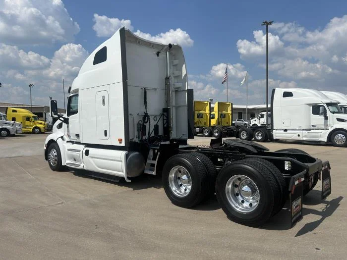 2020 Peterbilt 579 - image 4