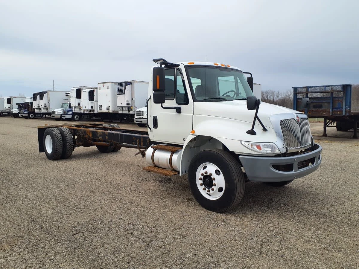 2019 International 4300 in Wayland, MI — photo 3