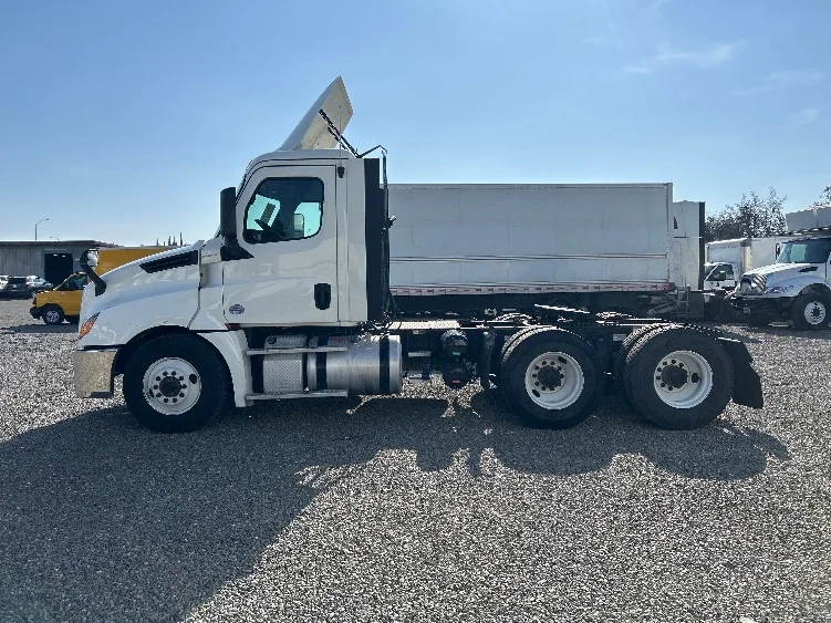 2019 Freightliner Cascadia in West Sacramento, CA — photo 4
