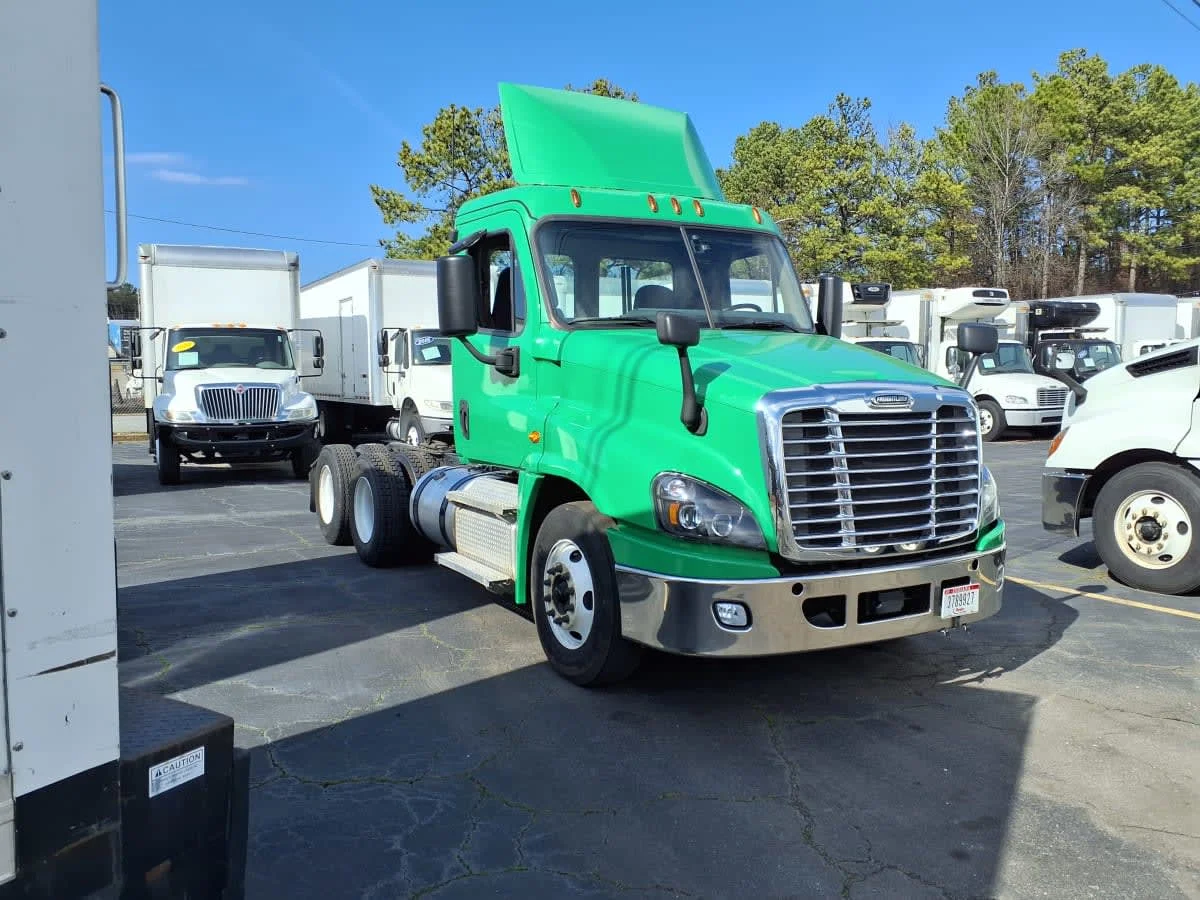 2020 Freightliner Cascadia in Doraville, GA