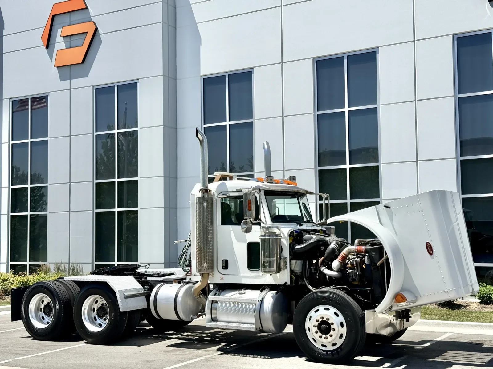 2006 Peterbilt 379 in New Lenox, IL — photo 9