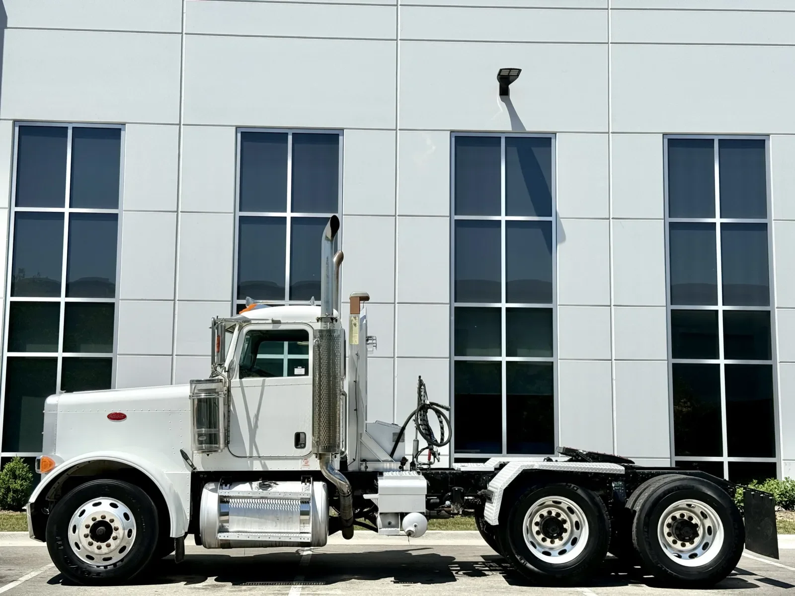 2006 Peterbilt 379 in New Lenox, IL — photo 4