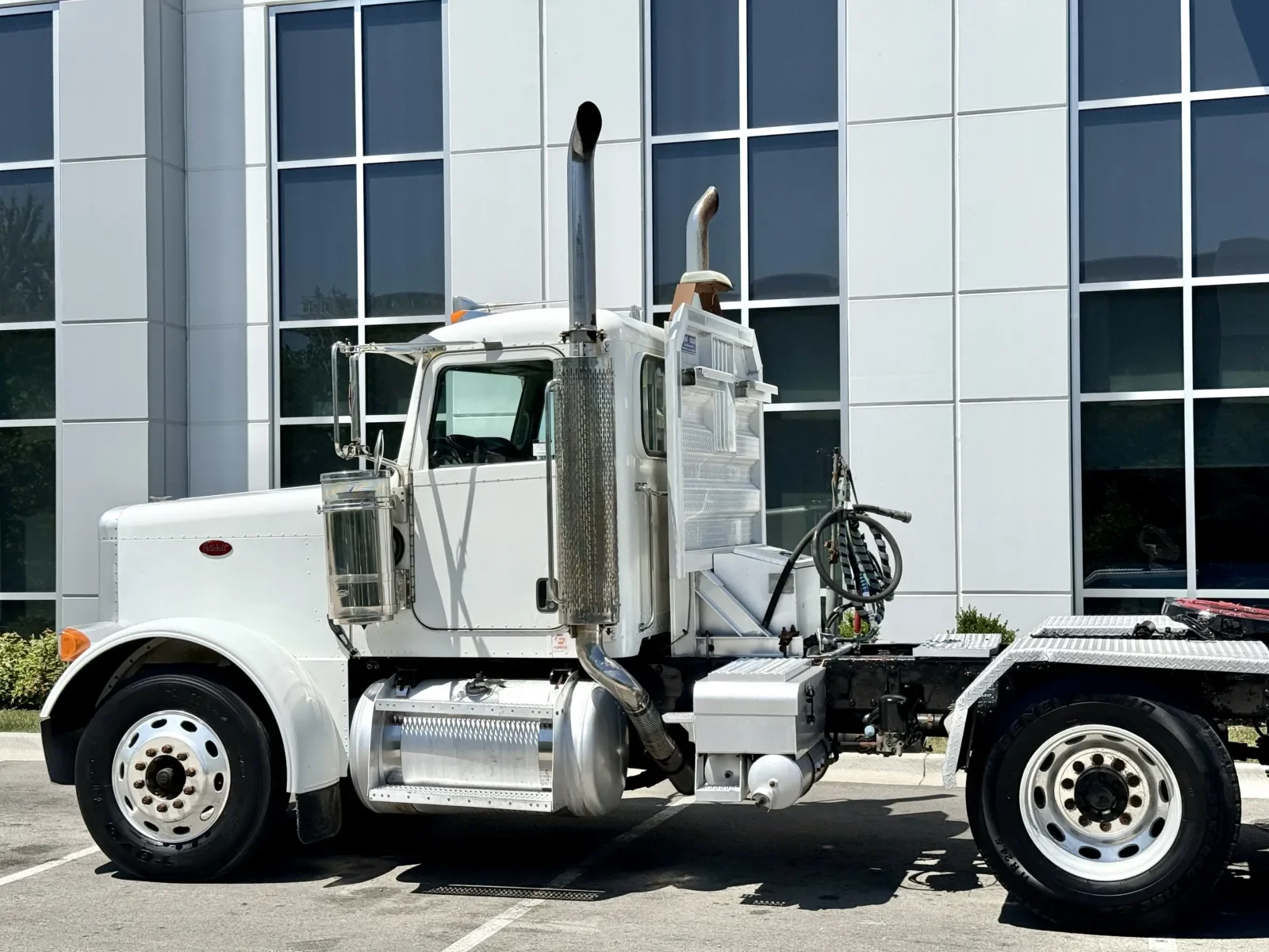 2006 Peterbilt 379 in New Lenox, IL — photo 8