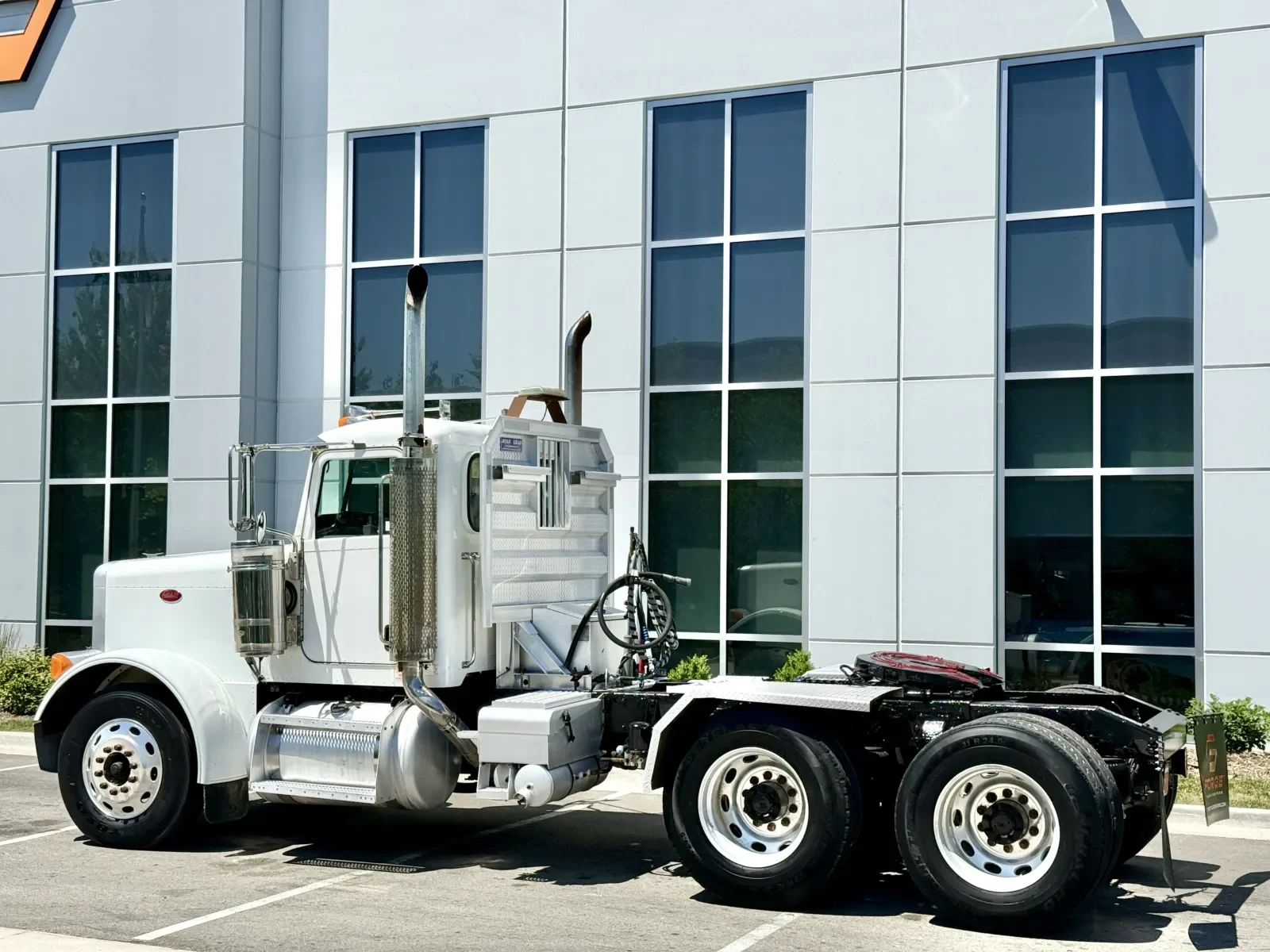 2006 Peterbilt 379 in New Lenox, IL — photo 6