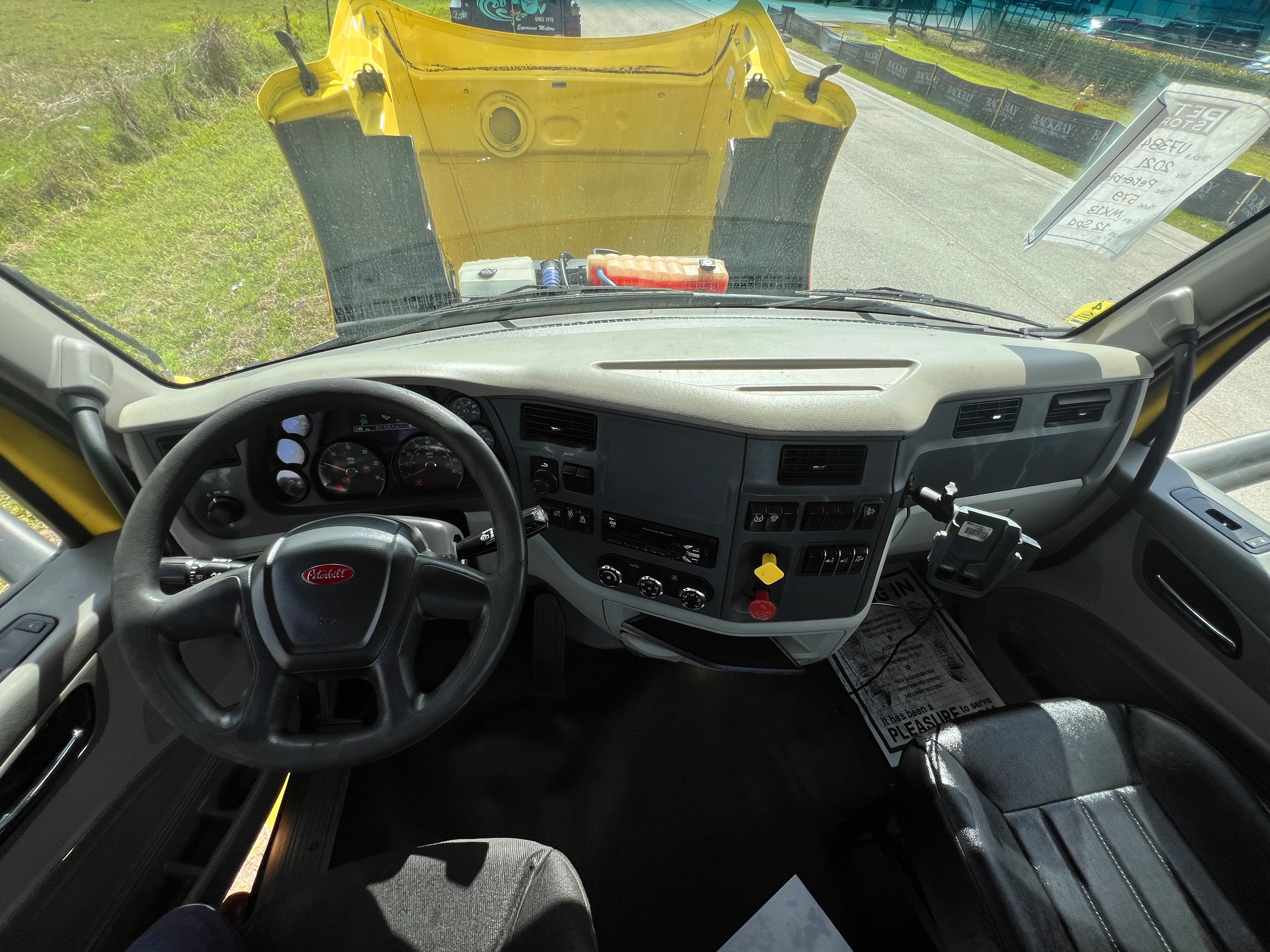 2021 Peterbilt 579 in Fort Pierce, FL — photo 4
