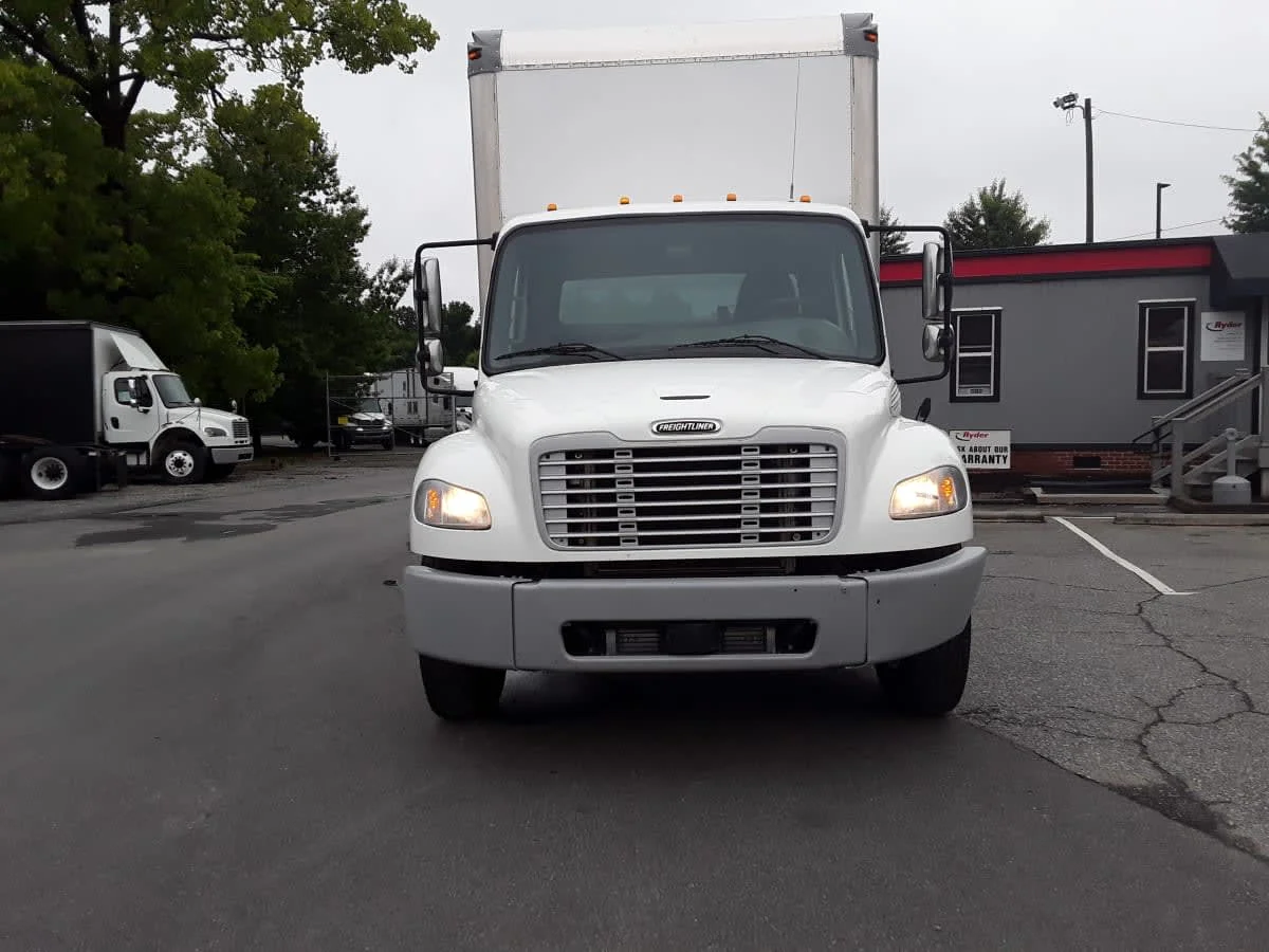 2018 Freightliner M2 106 in Charlotte, NC — photo 2