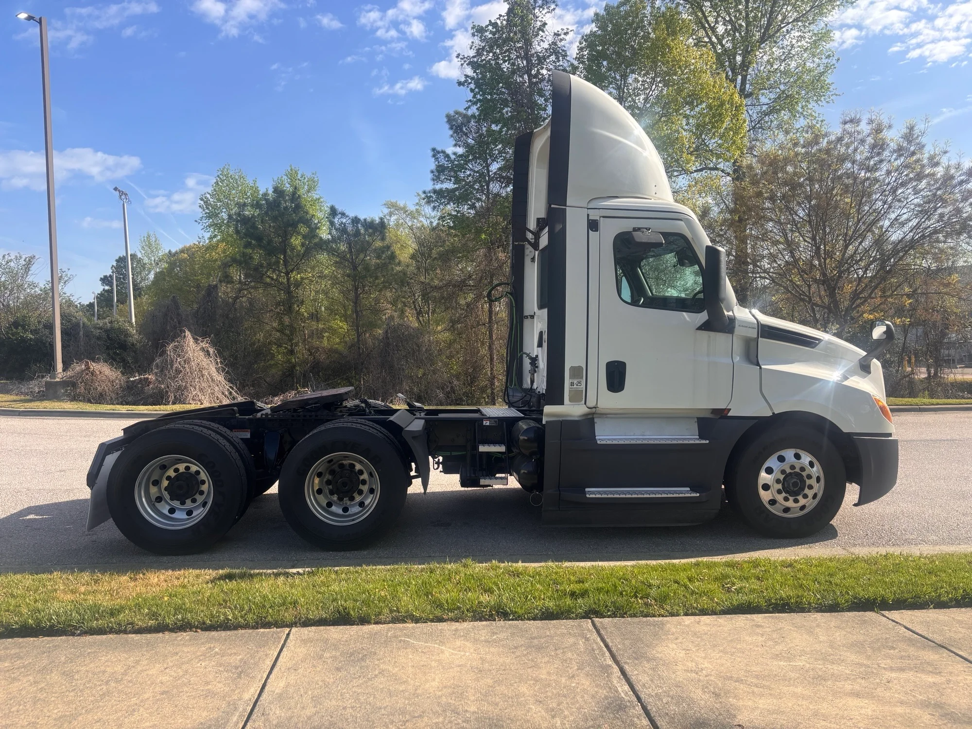 2021 Freightliner Cascadia - image 6