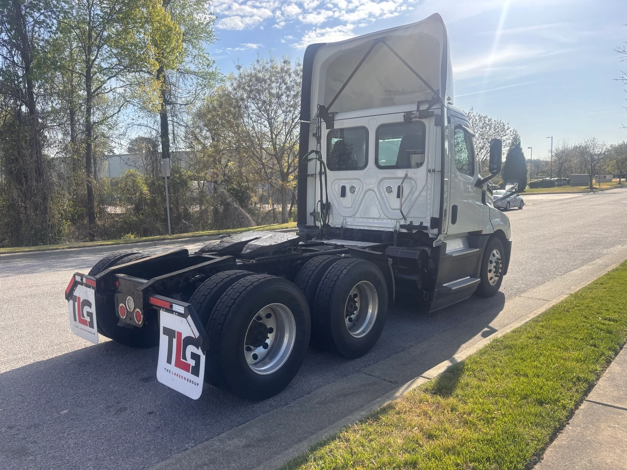 2021 Freightliner Cascadia - image 5