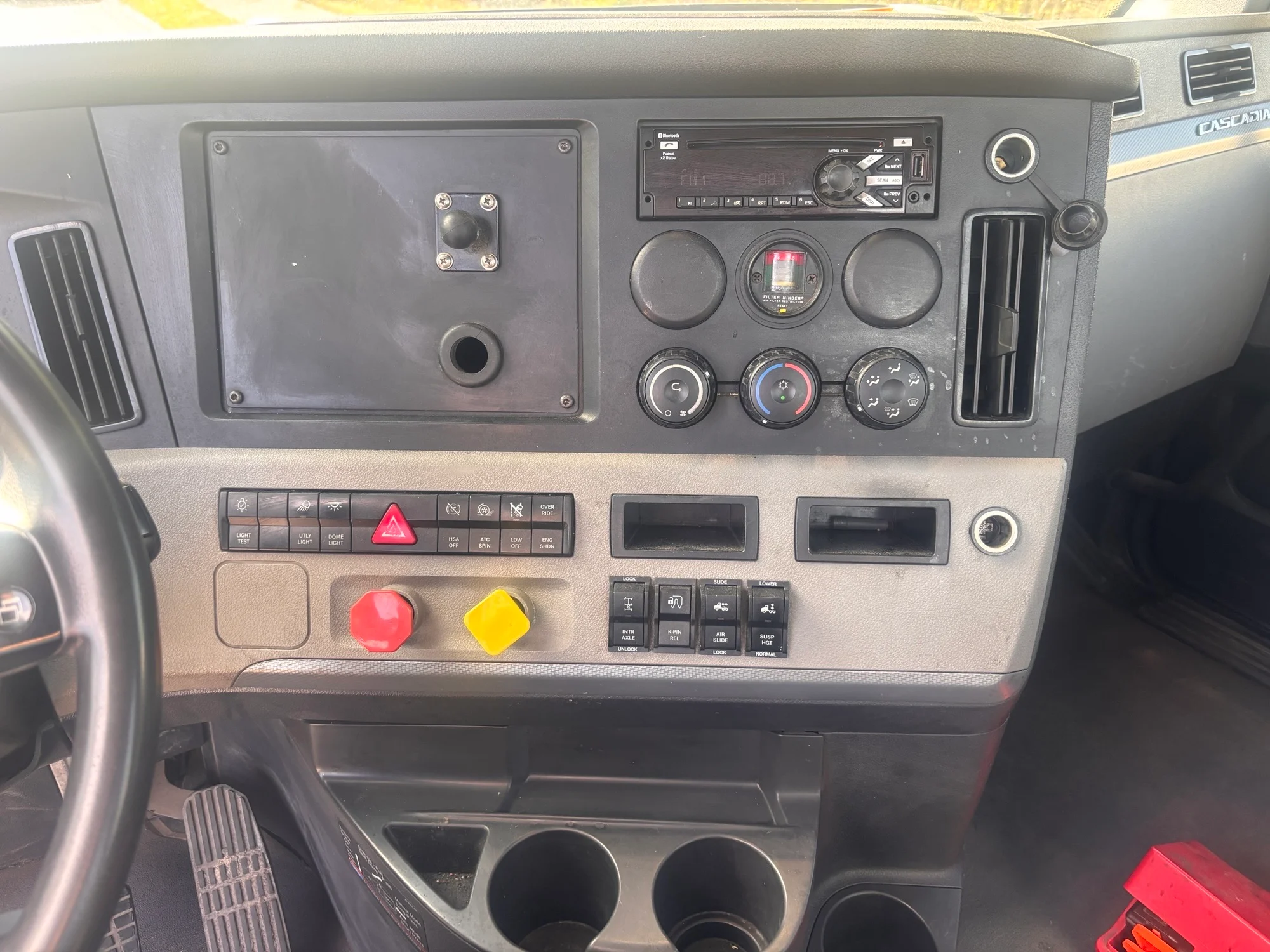 2021 Freightliner Cascadia - image 11