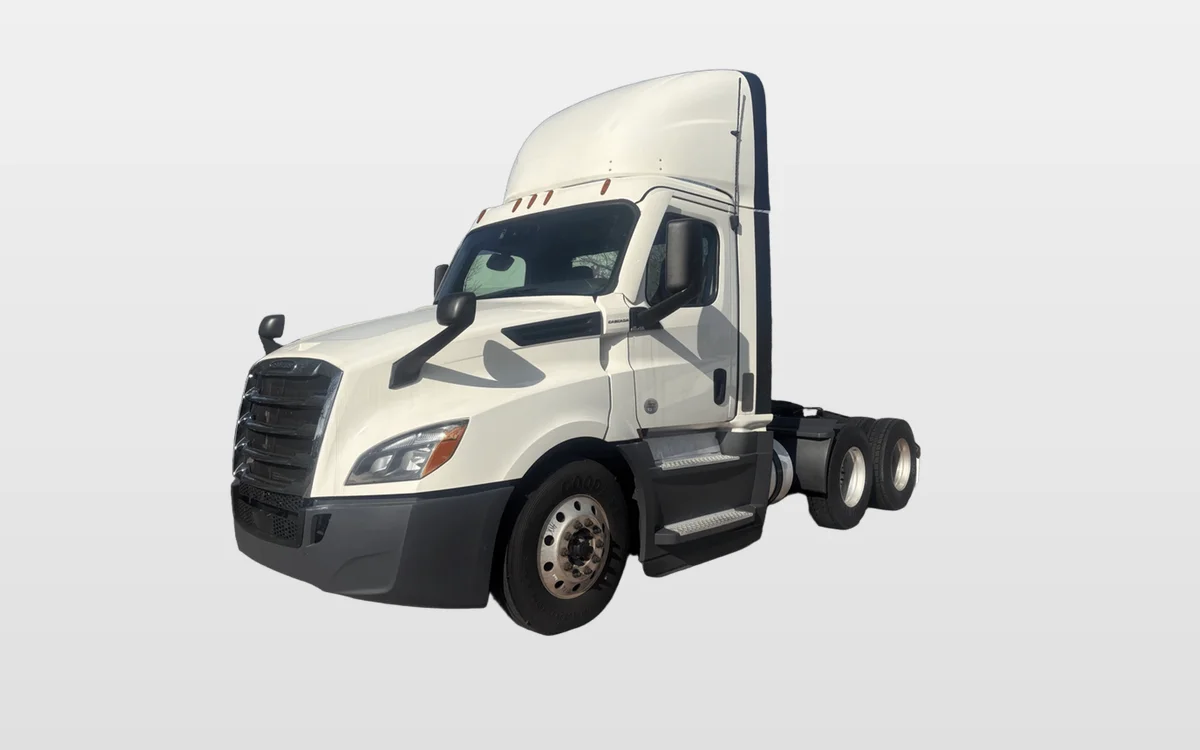 2021 Freightliner Cascadia - image 1