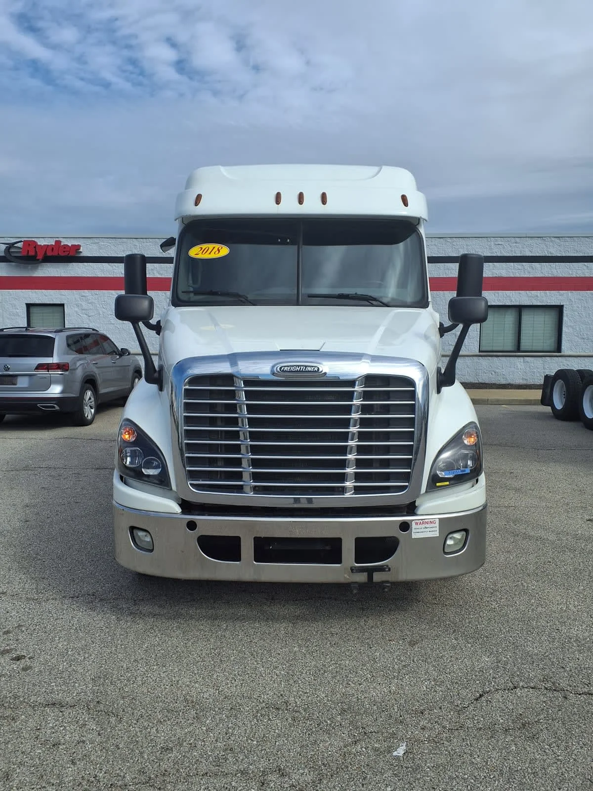 2018 Freightliner Cascadia in Cleveland, OH — photo 2