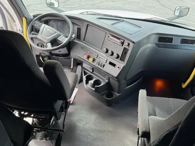 2023 Freightliner Cascadia - image 3