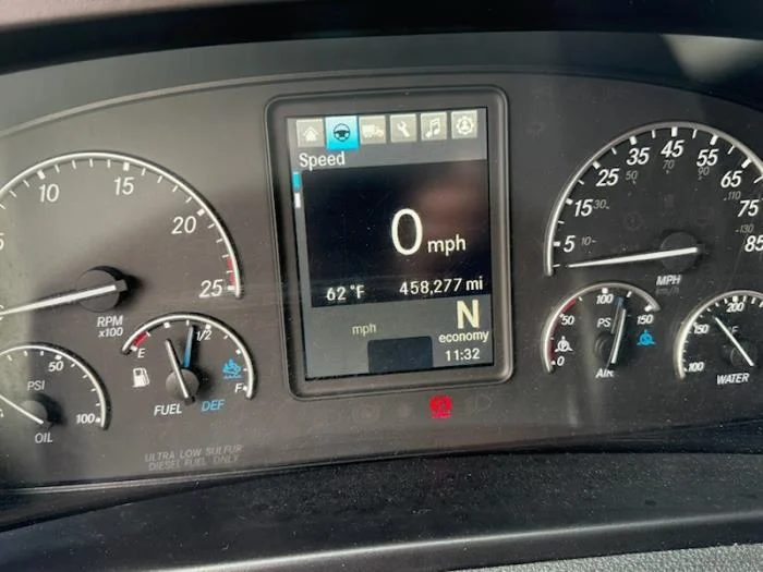 2023 Freightliner Cascadia - image 5