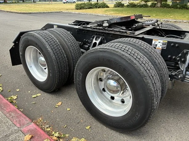 2022 Kenworth T680 in Portland, OR — photo 6