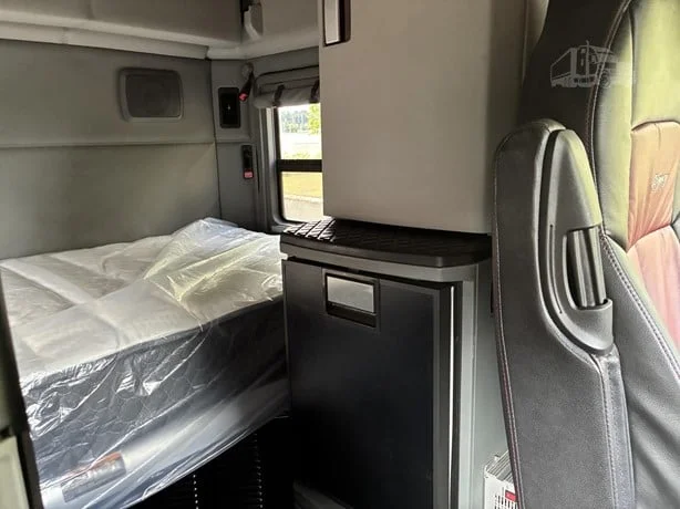 2022 Kenworth T680 in Portland, OR — photo 24