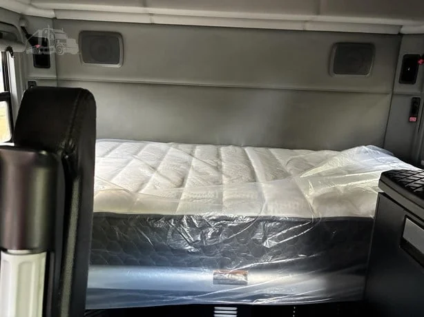 2022 Kenworth T680 in Portland, OR — photo 21