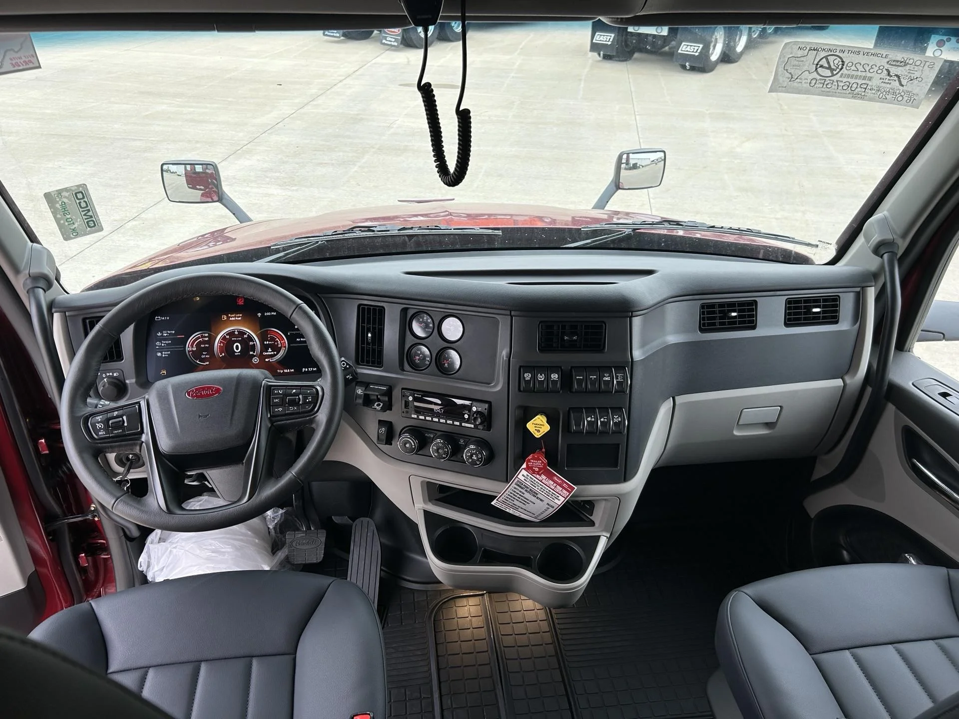 2027 Peterbilt 579 in Perrysburg, OH — photo 12