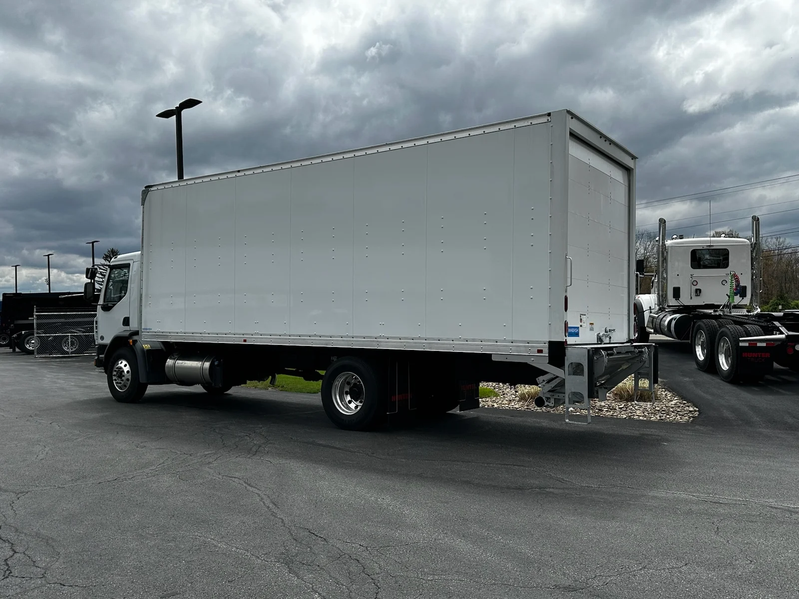 2025 Peterbilt 220EV - image 5