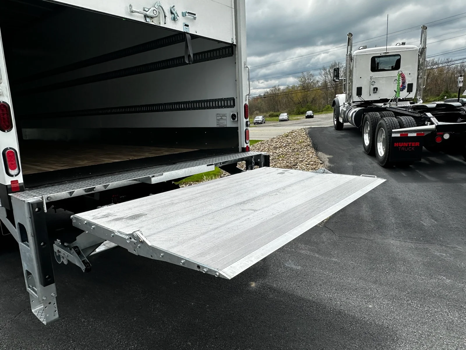 2025 Peterbilt 220EV in Butler, PA — photo 8