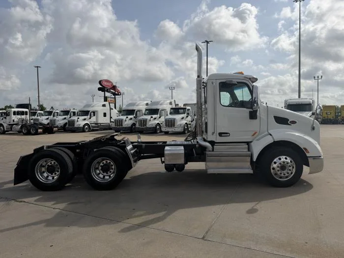 2021 Peterbilt 579 — photo 7