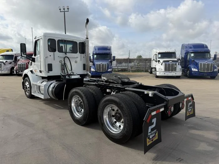 2021 Peterbilt 579 — photo 4
