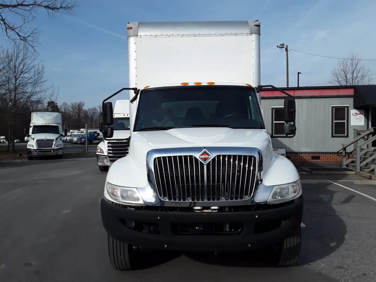 2020 International MV - image 2