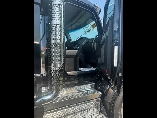 2027 Kenworth T880 in Conyers, GA — photo 16