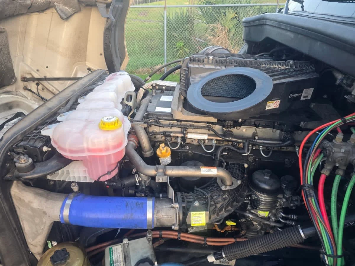 2020 Freightliner Cascadia in Tampa, FL — photo 9