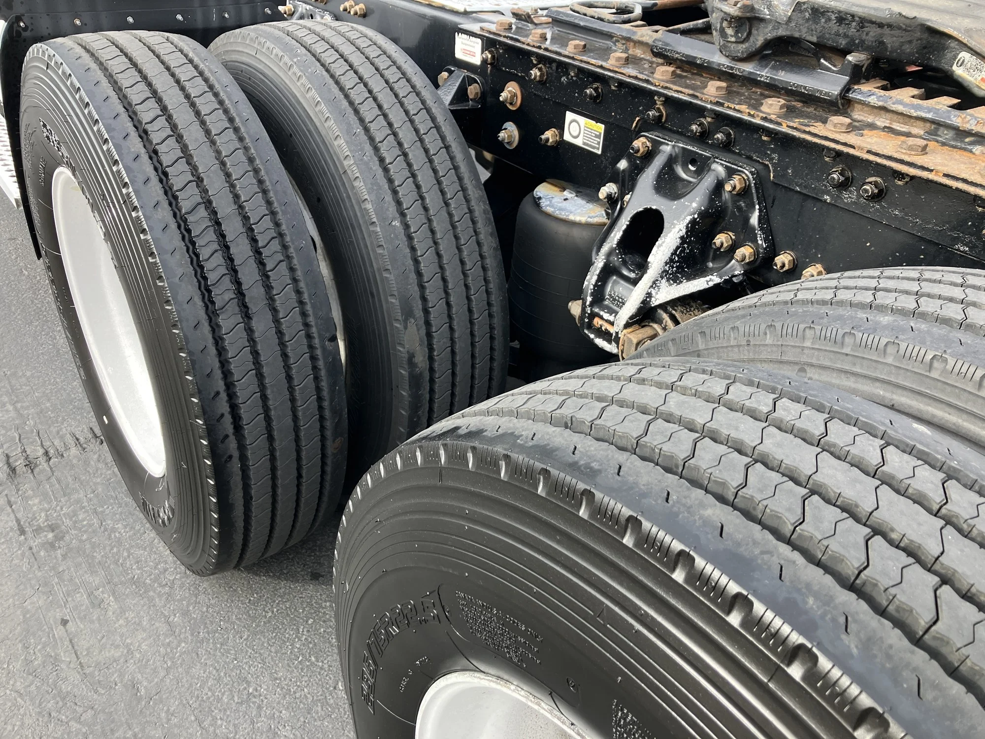 2022 Kenworth T680 - image 6