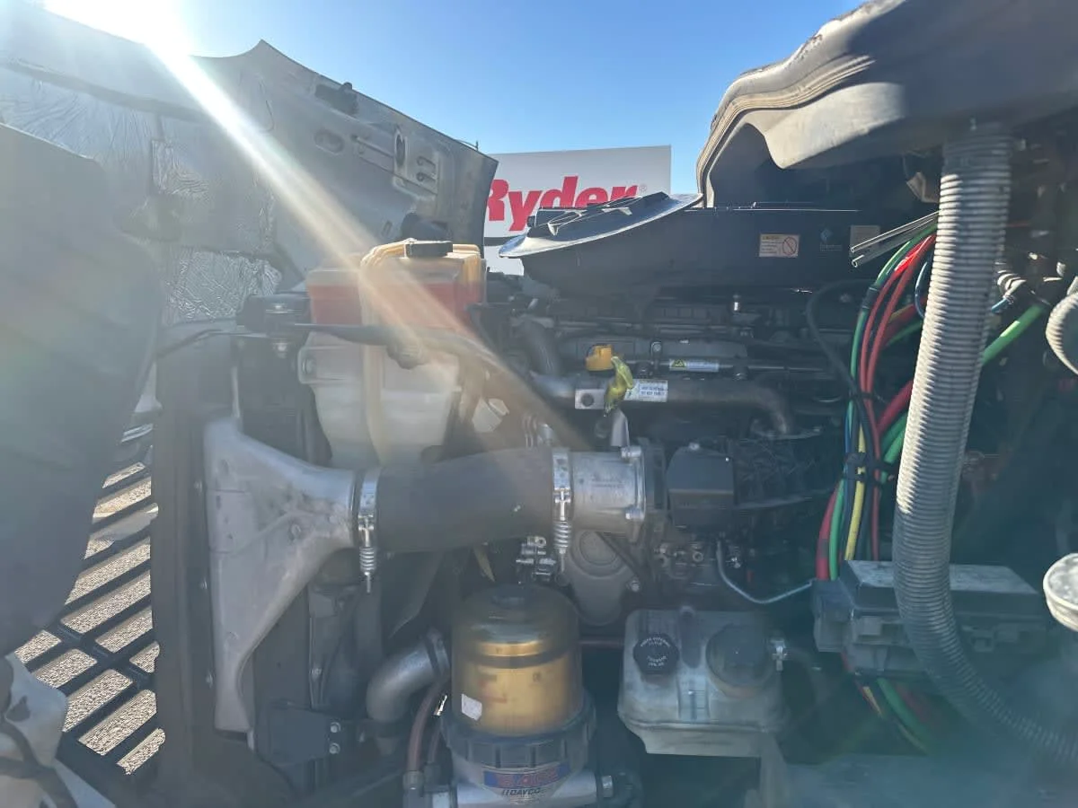 2017 Freightliner Cascadia in Phoenix, AZ — photo 8