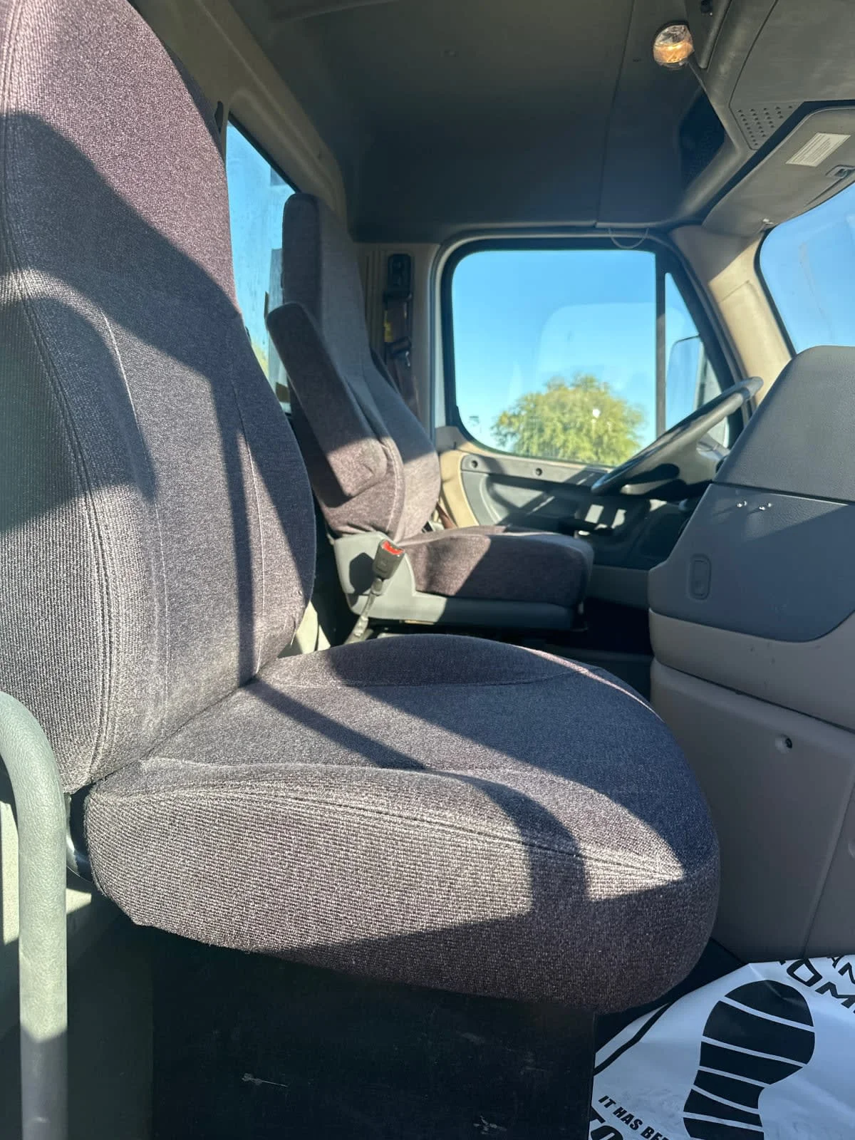 2017 Freightliner Cascadia in Phoenix, AZ — photo 10