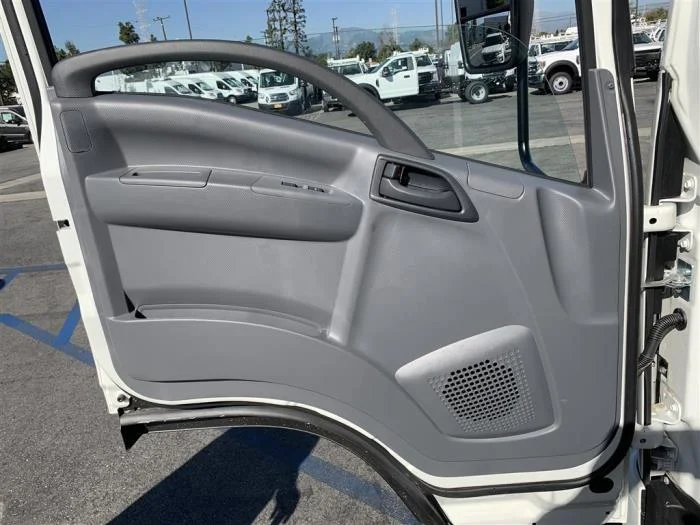 2025 Isuzu NRR in Sealy, TX — photo 11