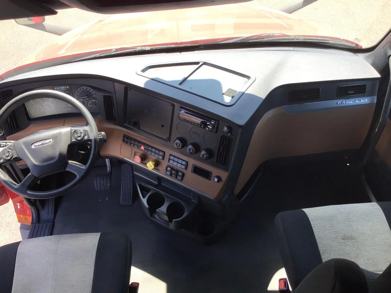 2021 Freightliner Cascadia in Spokane, WA — photo 9