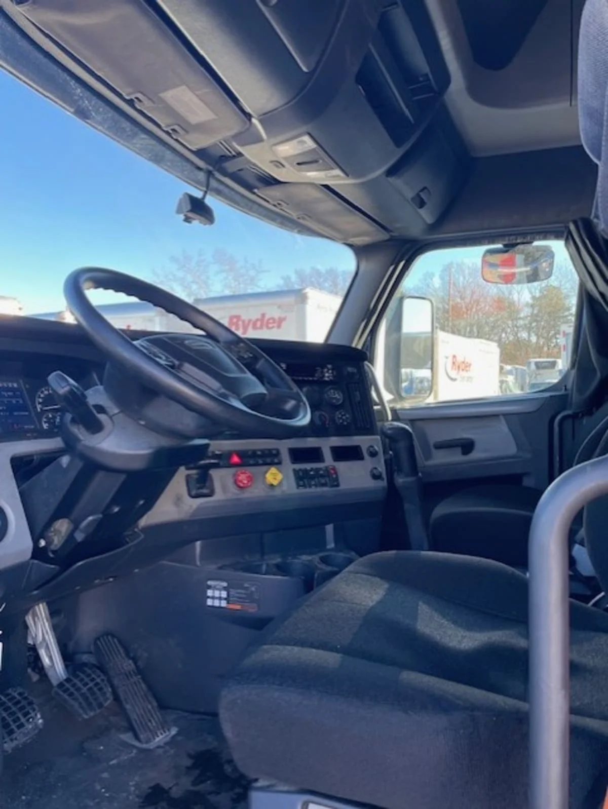 2020 Freightliner Cascadia in Farmingdale, NY — photo 7