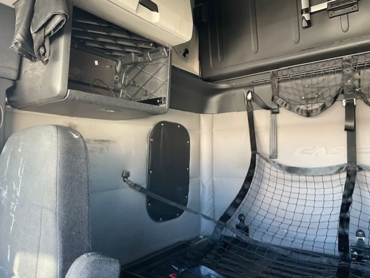 2020 Freightliner Cascadia in Farmingdale, NY — photo 12