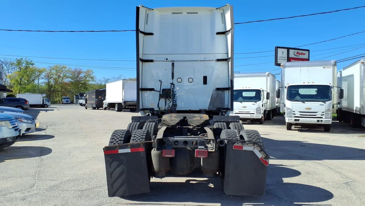 2020 International LT in Warwick, RI — photo 5
