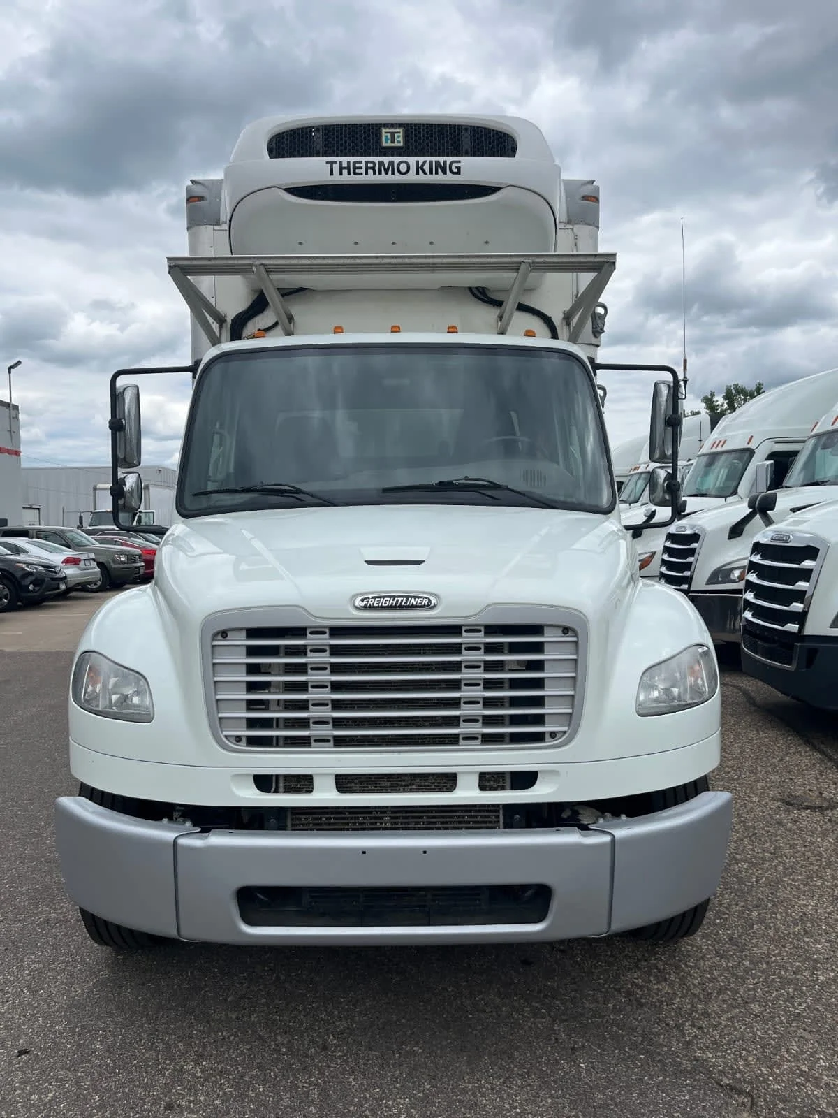 2020 Freightliner M2 106 in Minneapolis, MN — photo 2