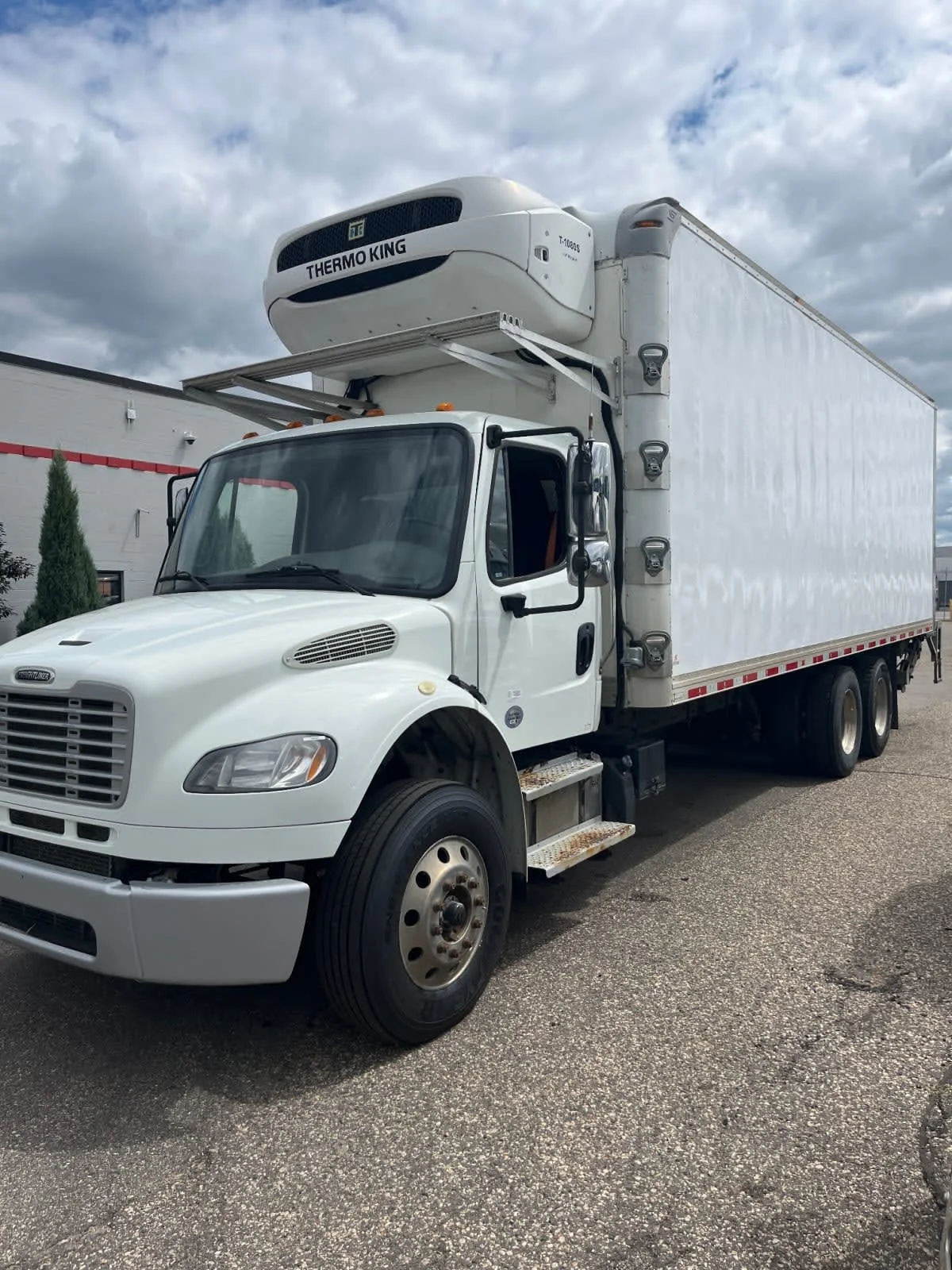 2020 Freightliner M2 106
