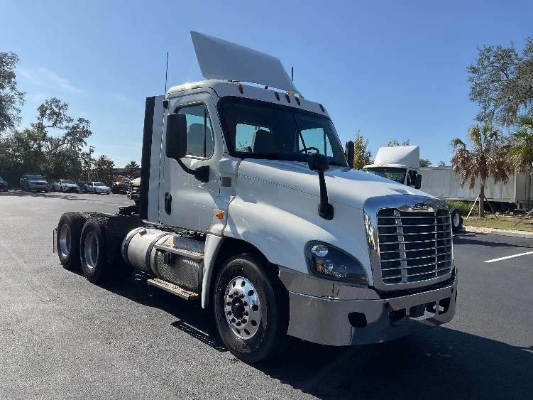 2019 Freightliner Cascadia in Tampa, FL