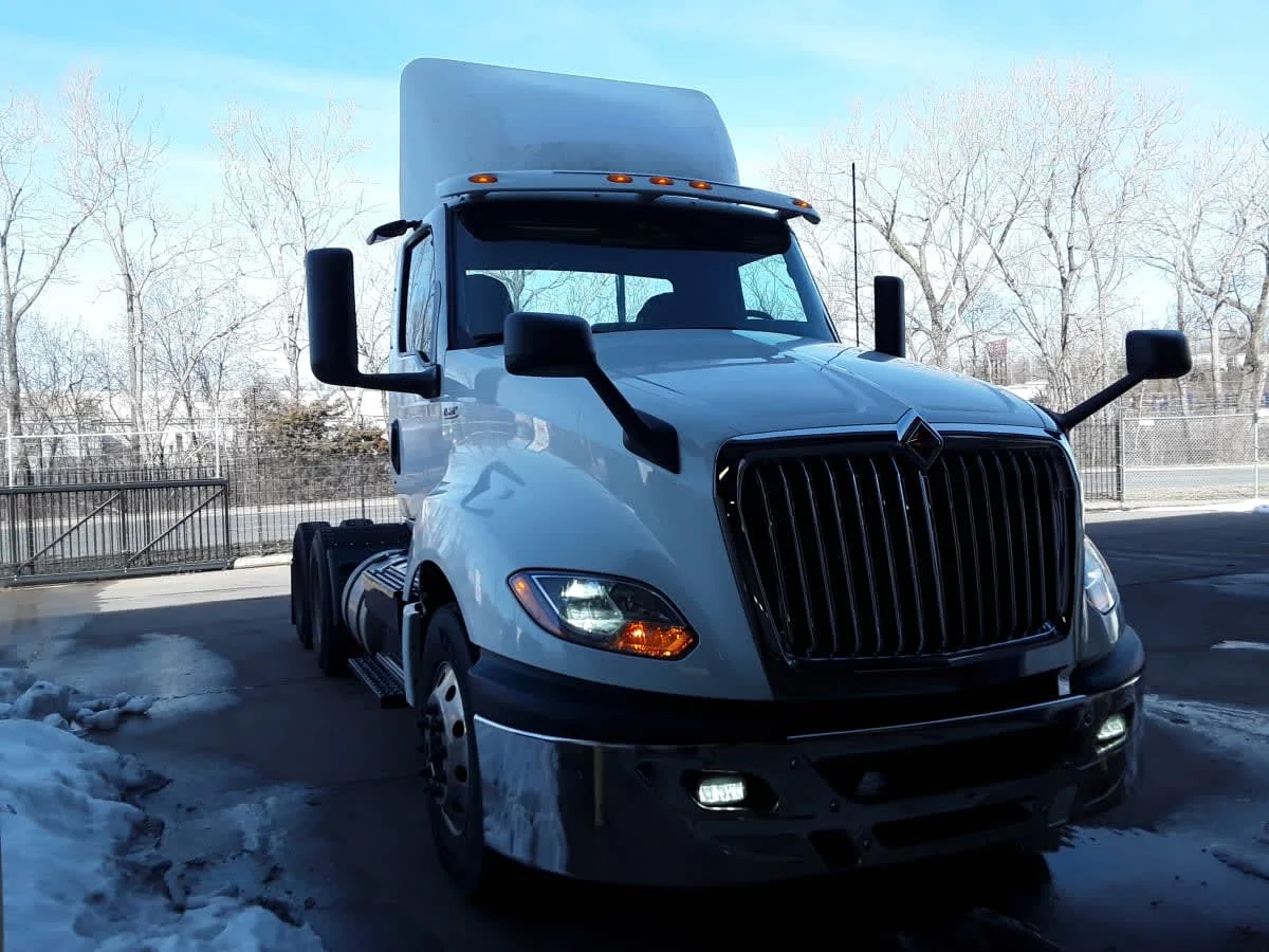 2020 International LT in Kansas City, MO — photo 3