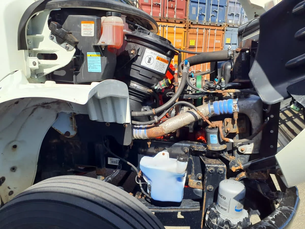 2018 Freightliner M2 106 - image 11