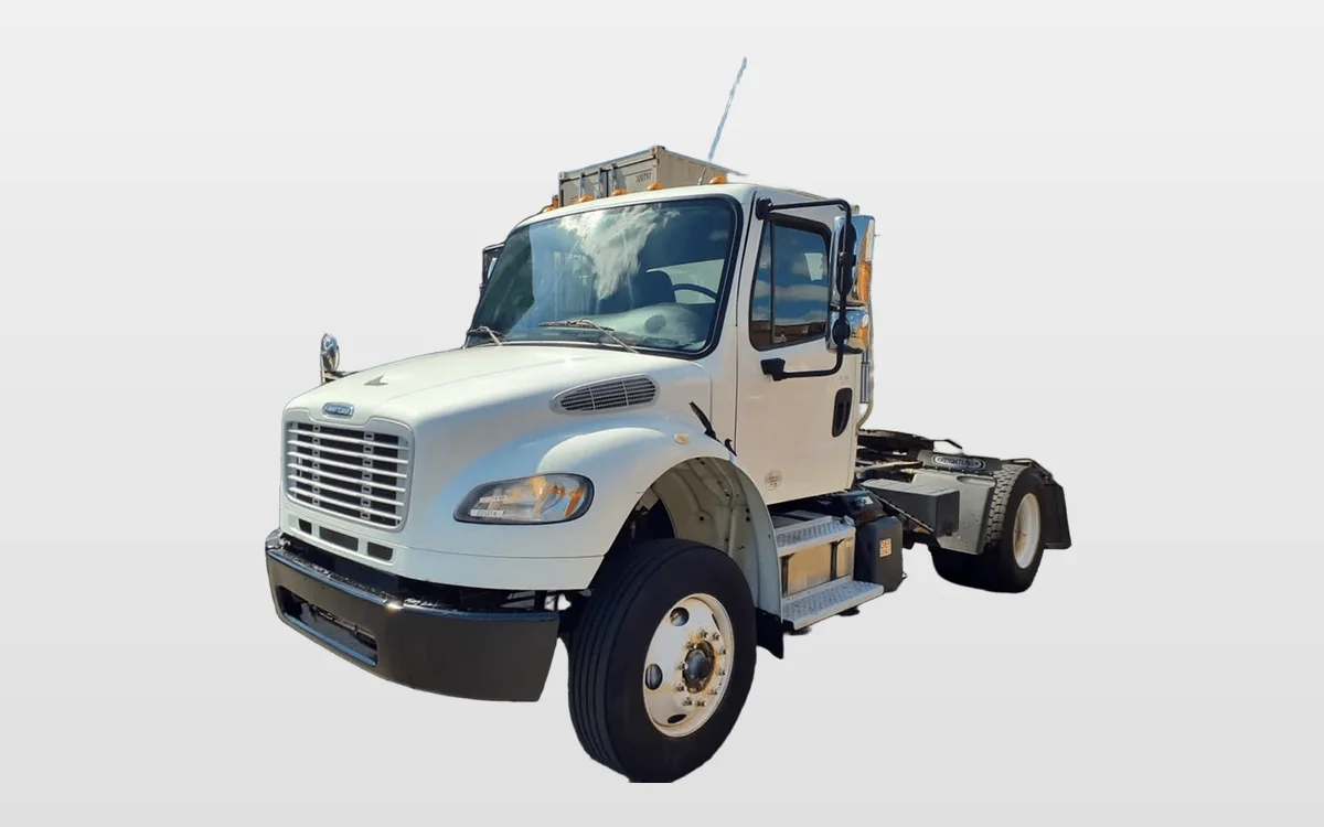 2018 Freightliner M2 106 - image 1