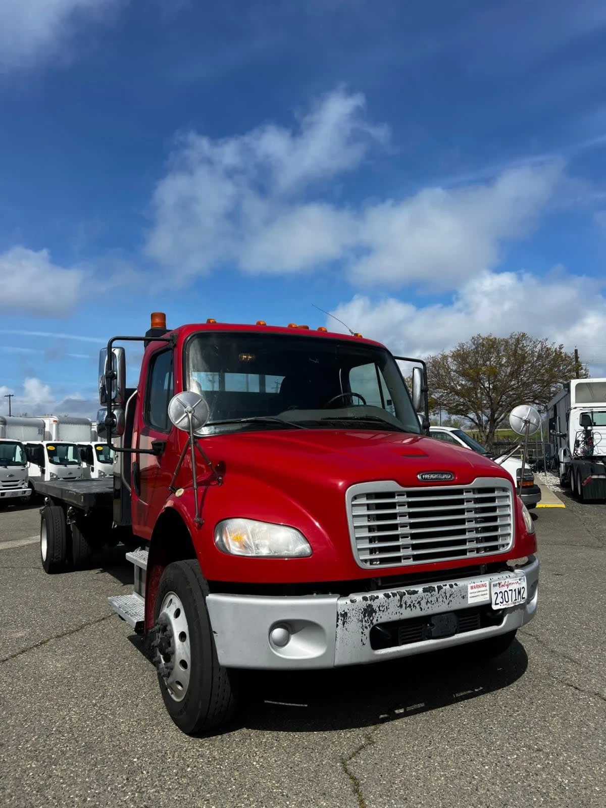2019 Freightliner M2 106 - image 3